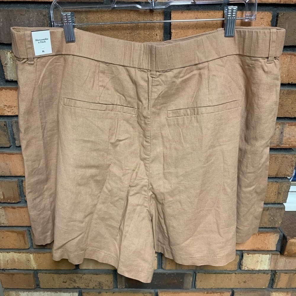 Abercrombie & Fitch Women's Beige Shorts - Picture 2 of 4